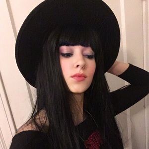 Meet your Posher, Veronica